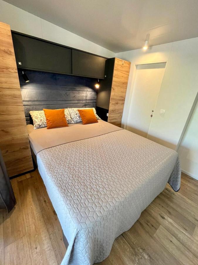 Villa Family Grand De Luxe Mobilhome Selce Bagian luar foto