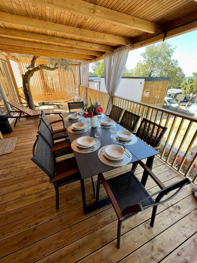 Villa Family Grand De Luxe Mobilhome Selce Bagian luar foto