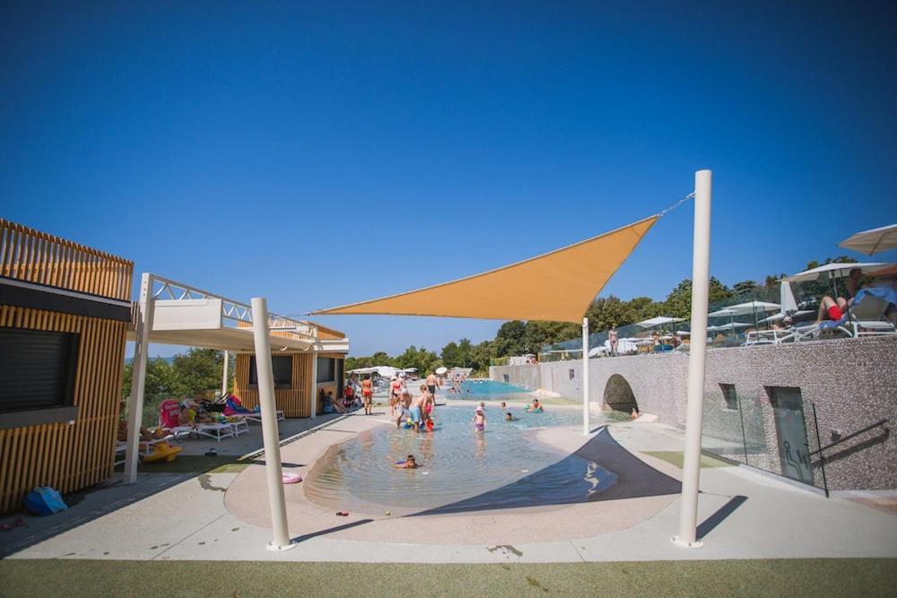 Villa Family Grand De Luxe Mobilhome Selce Bagian luar foto