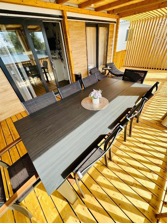 Villa Family Grand De Luxe Mobilhome Selce Bagian luar foto